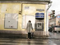 Feet - Janna - 2010-11-13 Autumn barefoot stroll