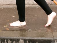 Feet - Janna - 2010-11-13 Autumn barefoot stroll