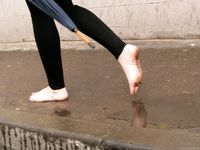Feet - Janna - 2010-11-13 Autumn barefoot stroll