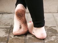 Feet - Janna - 2010-11-13 Autumn barefoot stroll