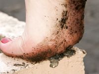 Feet - Janna - 2010-11-13 Autumn barefoot stroll