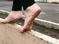 Feet - Janna - 2010-11-13 Autumn barefoot stroll