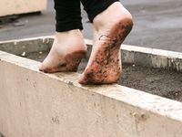 Feet - Janna - 2010-11-13 Autumn barefoot stroll