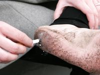 Feet - Janna - 2010-11-13 Autumn barefoot stroll