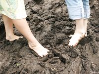 Feet - Jenya + Galya - 2007-05-06 Two barefoot beauties