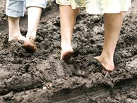 Feet - Jenya + Galya - 2007-05-06 Two barefoot beauties