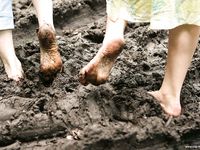 Feet - Jenya + Galya - 2007-05-06 Two barefoot beauties