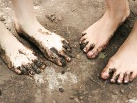 Feet - Jenya + Galya - 2007-05-06 Two barefoot beauties