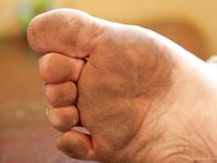 Feet - Jenya + Lena D- 2008-10-05 Barefoot trips to Russian towns. Tula