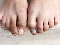 Feet - Jenya + Lena D- 2008-10-05 Barefoot trips to Russian towns. Tula