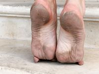 Feet - Jenya + Lena D- 2008-10-05 Barefoot trips to Russian towns. Tula