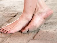 Feet - Jenya + Lena D- 2008-10-05 Barefoot trips to Russian towns. Tula