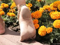 Feet - Jenya + Lena D- 2008-10-05 Barefoot trips to Russian towns. Tula