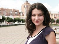 Feet - Jenya + Lena D- 2008-10-05 Barefoot trips to Russian towns. Tula