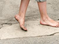 Feet - Jenya + Lena D- 2008-10-05 Barefoot trips to Russian towns. Tula