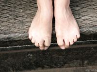 Feet - Jenya + Lena D- 2008-10-05 Barefoot trips to Russian towns. Tula