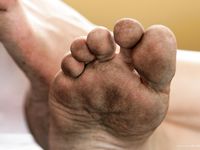 Feet - Jenya + Lena D- 2008-10-05 Barefoot trips to Russian towns. Tula