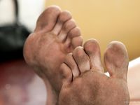 Feet - Jenya + Lena D- 2008-10-05 Barefoot trips to Russian towns. Tula