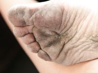 Feet - Jenya + Lena D- 2008-10-05 Barefoot trips to Russian towns. Tula