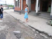 Feet - Jenya + Marina - 2006-06-29 Barefoot trips to Russian towns. Vladimir