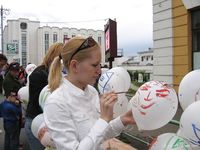 Feet - Jenya + Marina - 2006-06-29 Barefoot trips to Russian towns. Vladimir