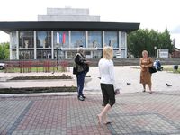 Feet - Jenya + Marina - 2006-06-29 Barefoot trips to Russian towns. Vladimir