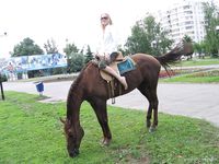 Feet - Jenya + Marina - 2006-06-29 Barefoot trips to Russian towns. Vladimir