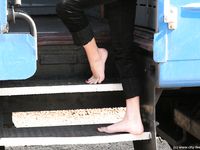 Feet - Jenya + Marisha - 2007-10-02 Barefoot Travel. Minsk (feat. Zoya, Lana & Lera)