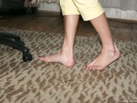 Feet - Jenya + Marisha - 2007-10-02 Barefoot Travel. Minsk (feat. Zoya, Lana & Lera)