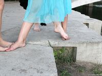 Feet - Jenya + Marisha - 2007-10-02 Barefoot Travel. Minsk (feat. Zoya, Lana & Lera)