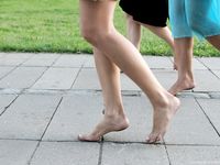 Feet - Jenya + Marisha - 2007-10-02 Barefoot Travel. Minsk (feat. Zoya, Lana & Lera)