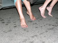 Feet - Jenya + Marisha - 2007-10-02 Barefoot Travel. Minsk (feat. Zoya, Lana & Lera)