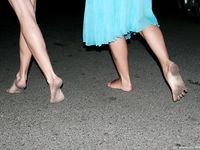 Feet - Jenya + Marisha - 2007-10-02 Barefoot Travel. Minsk (feat. Zoya, Lana & Lera)