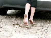 Feet - Jenya + Marisha - 2007-10-02 Barefoot Travel. Minsk (feat. Zoya, Lana & Lera)