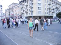 Feet - Jenya + Tanya - 2006-10-01 Barefoot trips to Russian towns. Tver