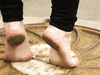 Feet - Jenya - 2011-04-06 Spring barefoot walk