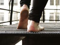 Feet - Jenya - 2011-04-06 Spring barefoot walk