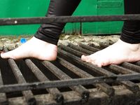 Feet - Jenya - 2011-04-06 Spring barefoot walk