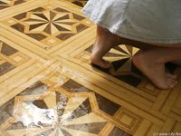 Feet - Julia - 2005-01-25 Cleaning the flat & washing feet after the walk