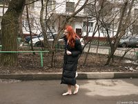 Feet - Julia - 2005-01-25 Cleaning the flat & washing feet after the walk