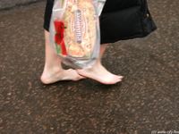 Feet - Julia - 2005-01-25 Cleaning the flat & washing feet after the walk