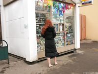 Feet - Julia - 2005-01-25 Cleaning the flat & washing feet after the walk
