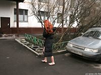 Feet - Julia - 2005-01-25 Cleaning the flat & washing feet after the walk