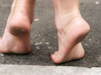 Feet - Julia - 2005-11-07 Bored of shoes