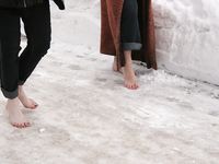 Feet - Julia A + Nastya - 2005-03-15 In public without shoes