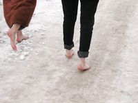 Feet - Julia A + Nastya - 2005-03-15 In public without shoes