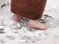 Feet - Julia A + Nastya - 2005-03-15 In public without shoes