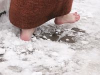 Feet - Julia A + Nastya - 2005-03-15 In public without shoes