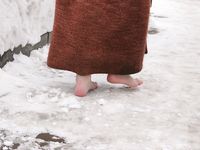 Feet - Julia A + Nastya - 2005-03-15 In public without shoes