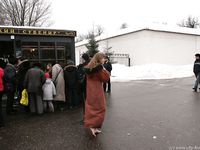 Feet - Julia A + Nastya - 2005-03-15 In public without shoes